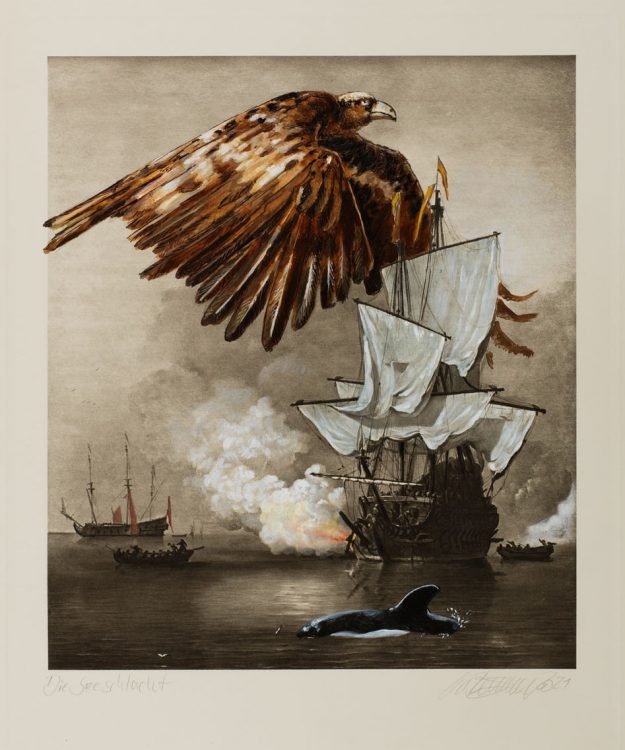 Das Bild von Thomas Gatzemeier Die-Seeschlacht ist eine Malereicollage auf Heliogravüre. Seebild mit Seeadler, Schlachtschiff und Delfin